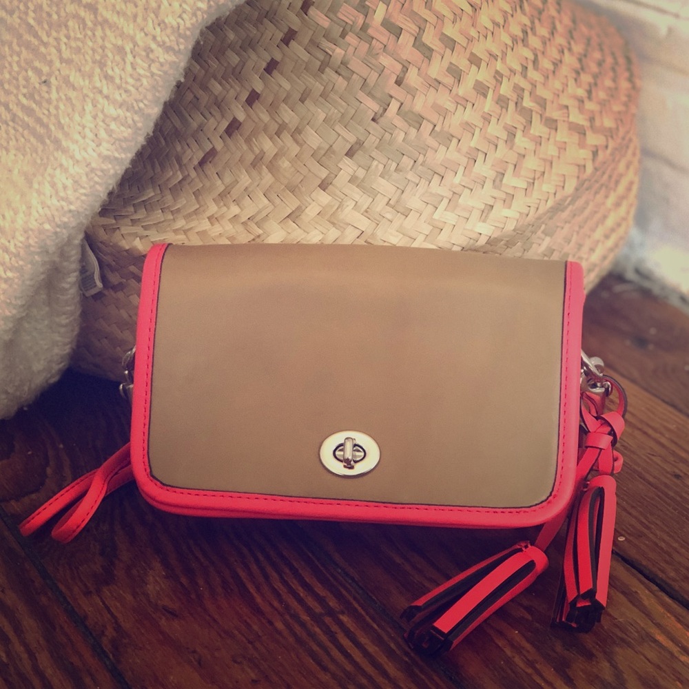 Coach crossbody e/w bag